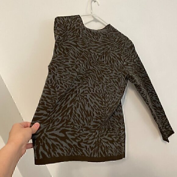 NEW NWT DANA BUCHMAN Dark Brown Gray Zebra Animal Collared V-Neck Cotton Sweater - Picture 12 of 12